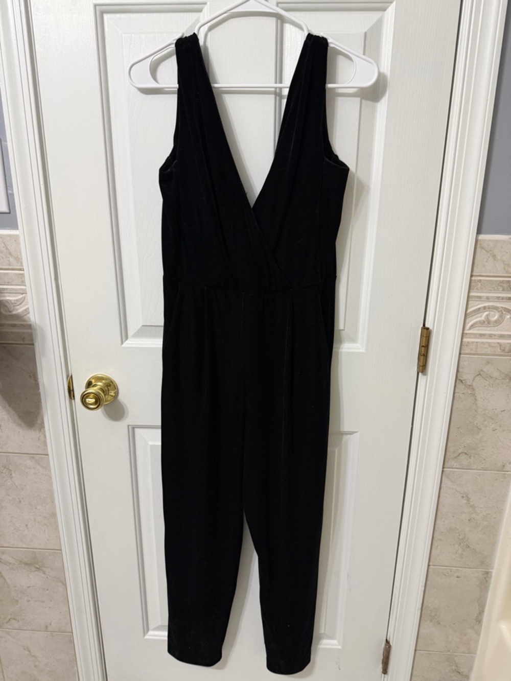 French Connection Marie Stina Black Velvet V-Neck Sleeveless Jumpsuit size 6